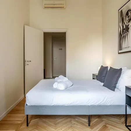 Elegant Brand New Near Duomo Apartmán