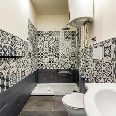 Appartement Elegant Brand New Near Duomo Milaan